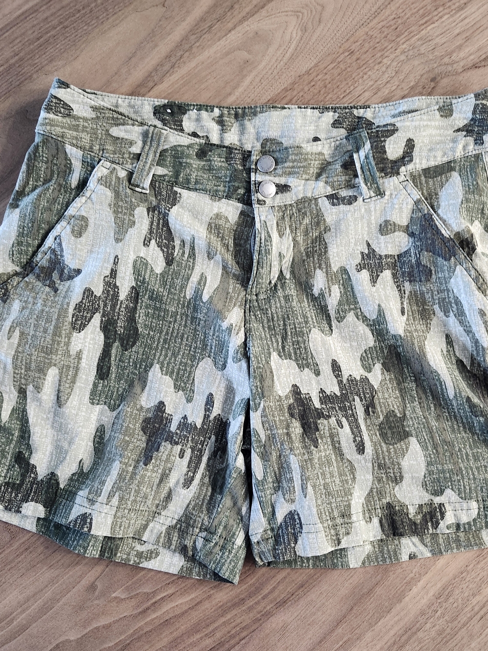 Columbia Women's Camo Shorts in Green and White